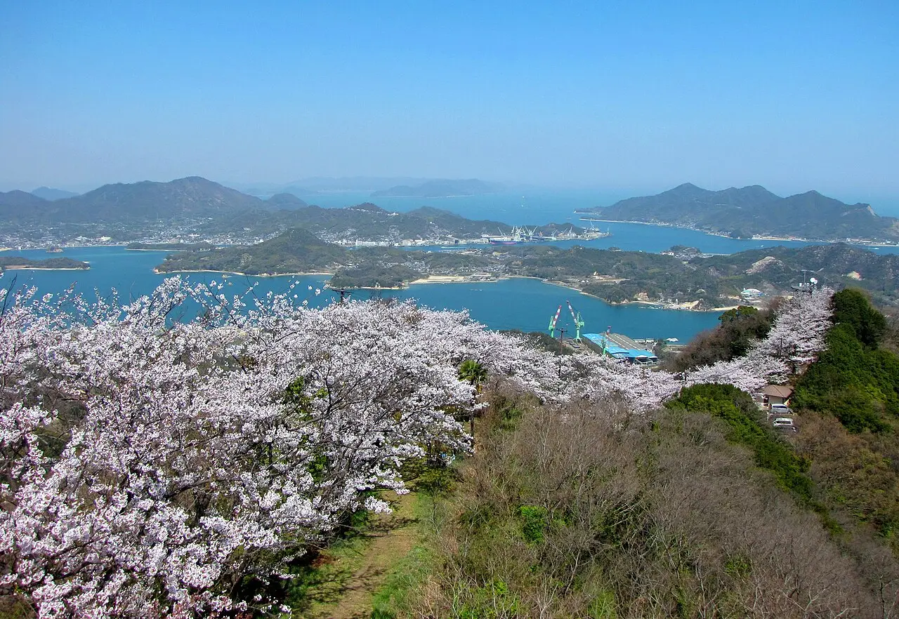 上島町:岩城島・積善山山頂から生名島・因島方面を望む