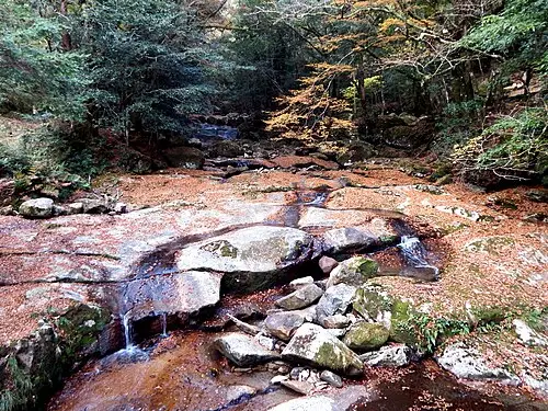 成川渓谷