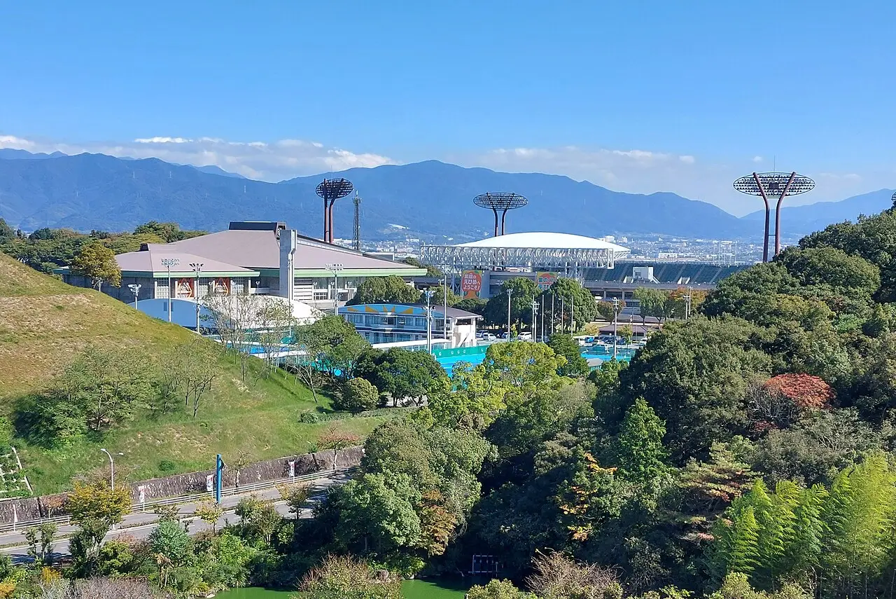 砥部町:愛媛県総合運動公園