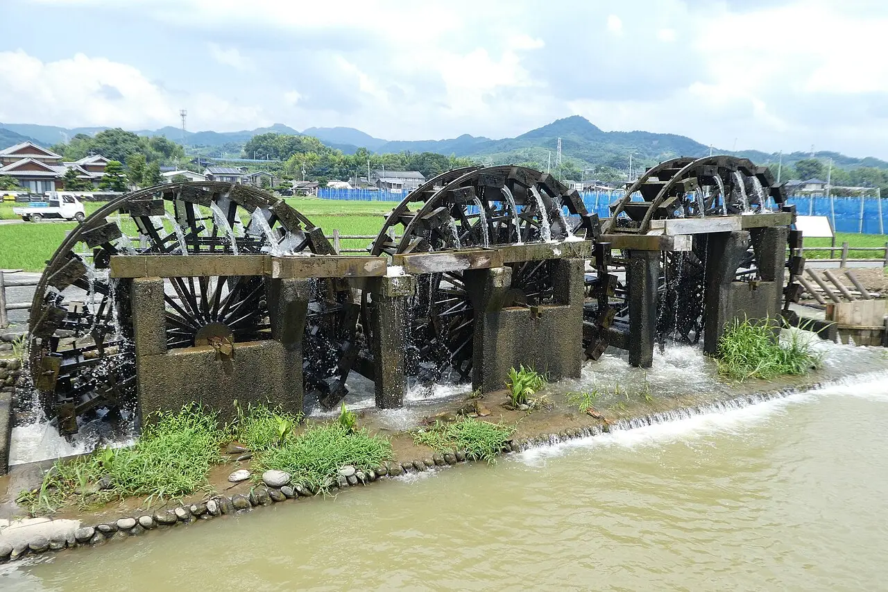 朝倉市:朝倉三連水車