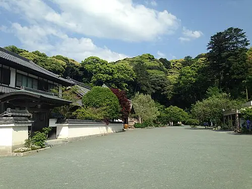鎮国寺