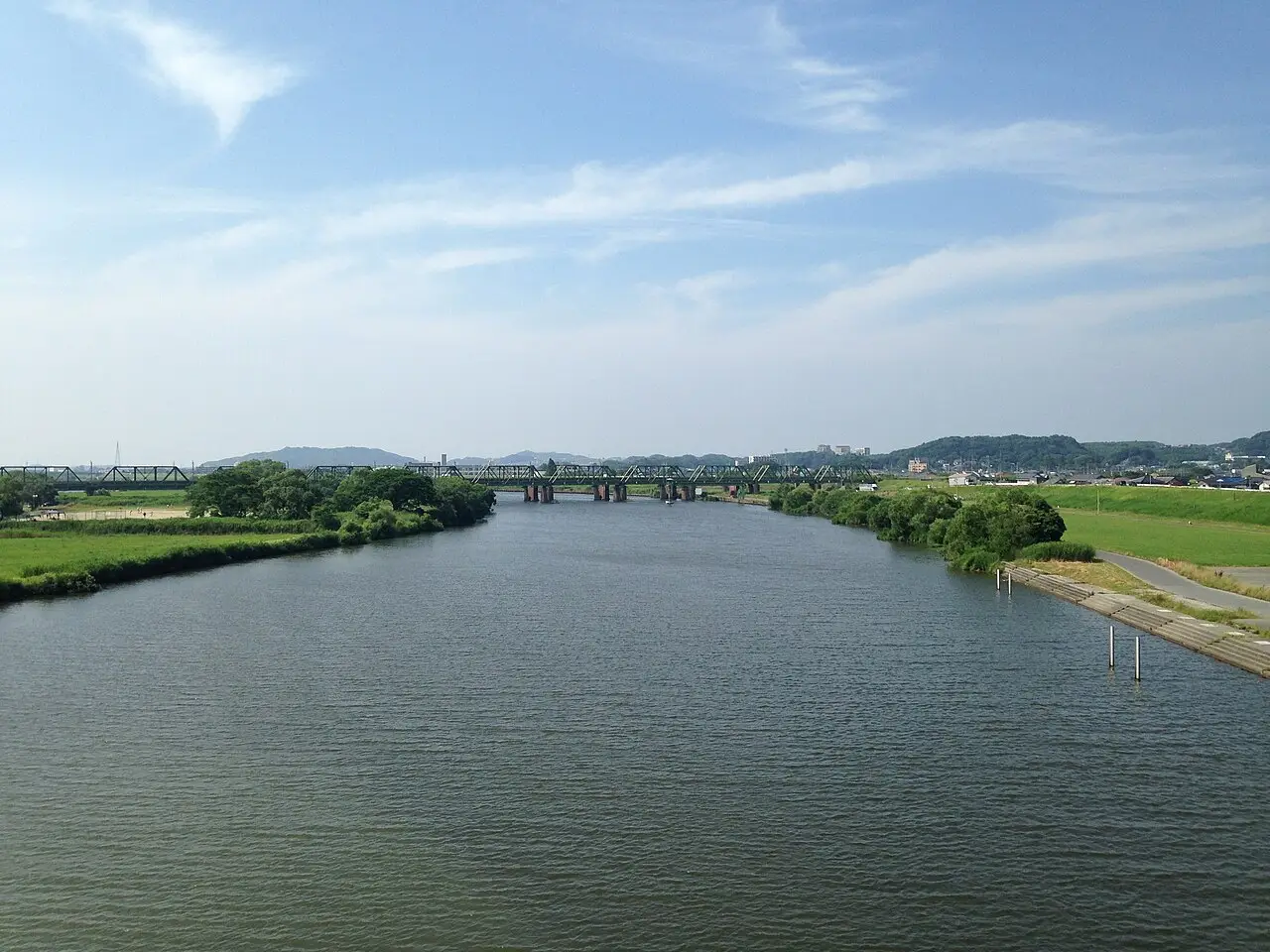 中間市:遠賀川