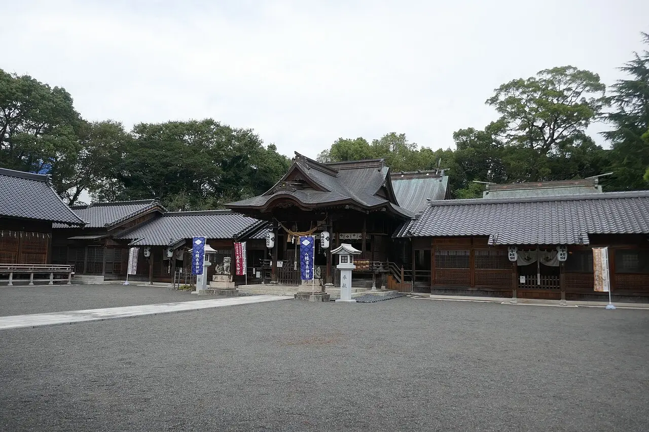 吉富町:八幡古表神社