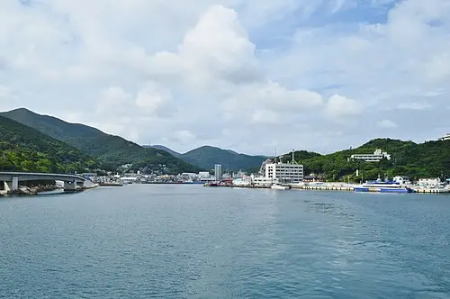 厳原港